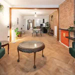  Appartement Two-bedroom In The Heart Of